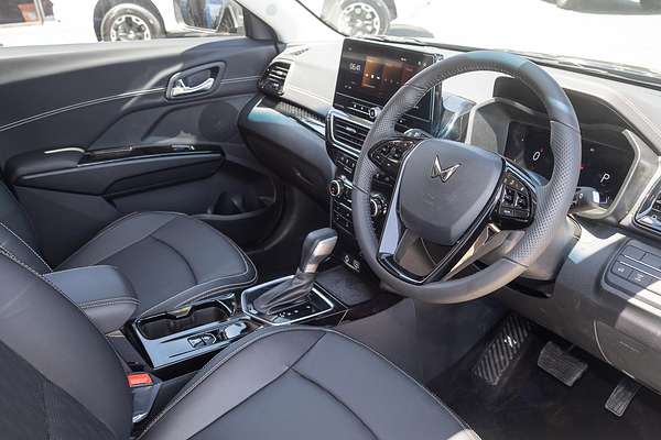 2025 Mahindra XUV3XO AX7L