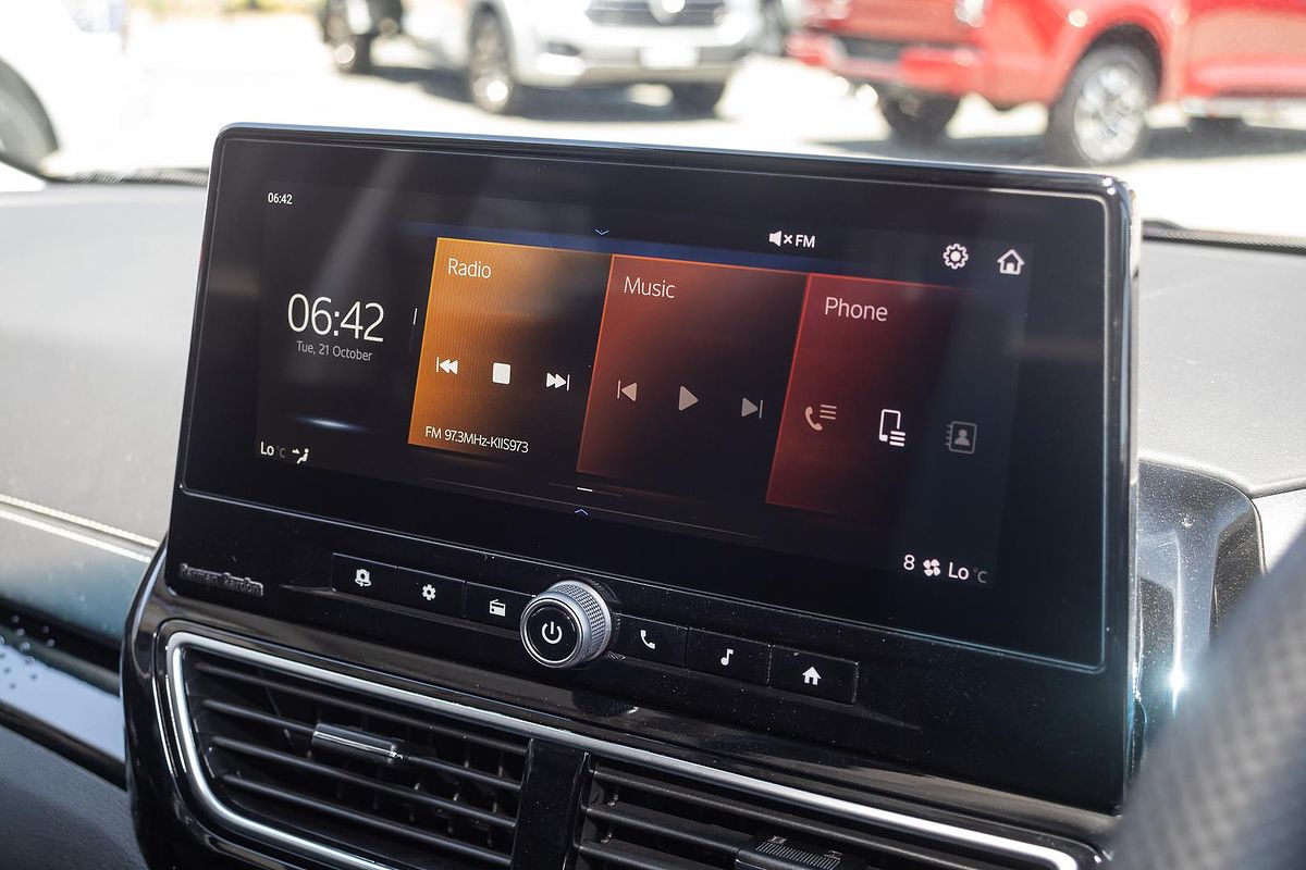 2025 Mahindra XUV3XO AX7L