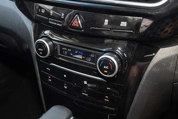 2025 Mahindra XUV3XO AX7L