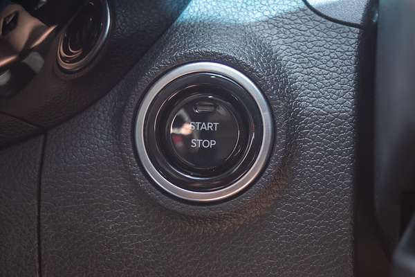 2025 Mahindra XUV3XO AX7L