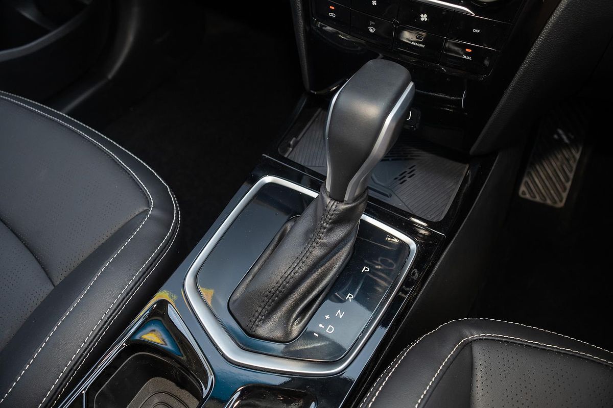 2025 Mahindra XUV3XO AX7L