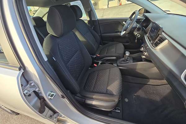 2023 Kia Rio LX