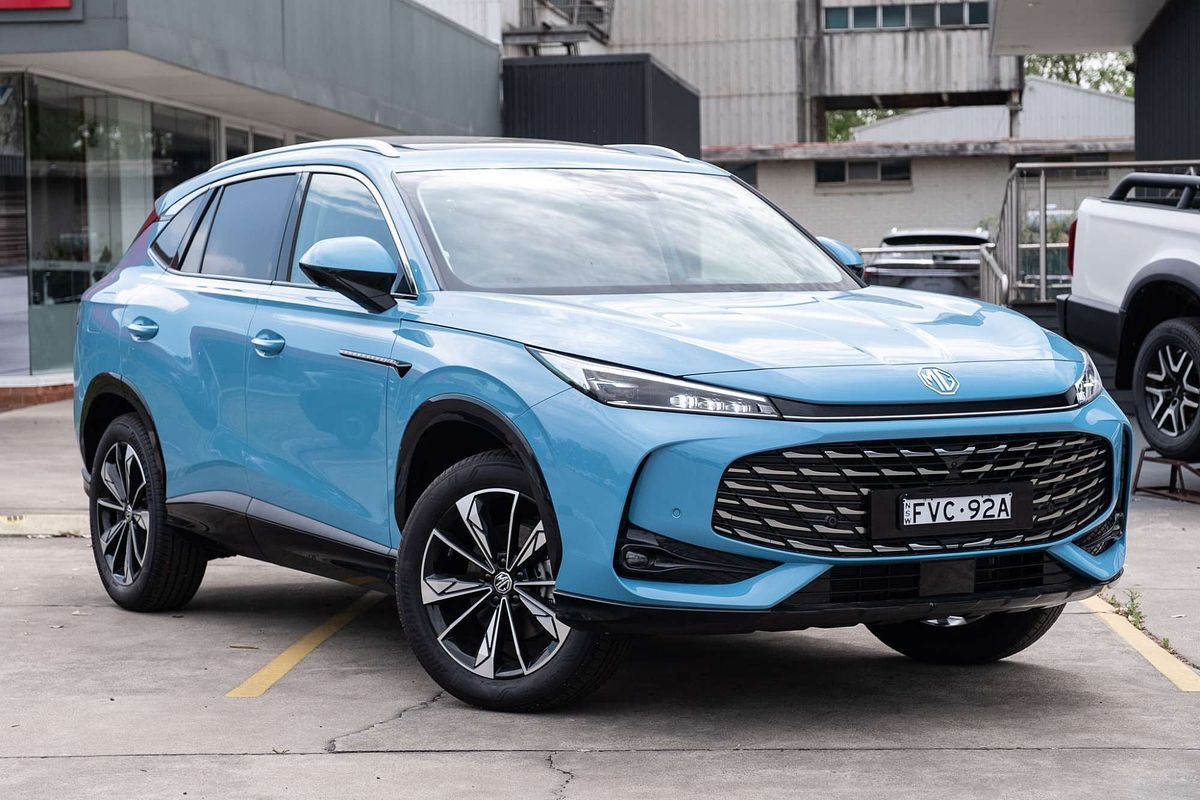 2025 MG HS Essence AS33