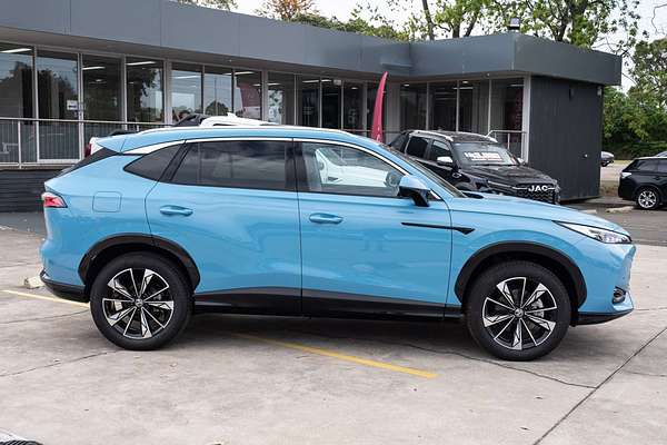 2025 MG HS Essence AS33