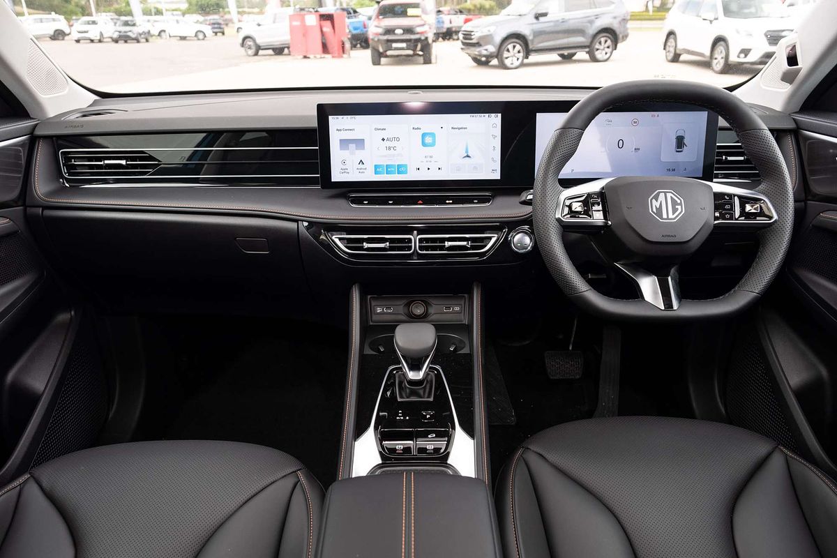 2025 MG HS Essence AS33
