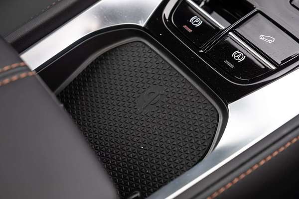 2025 MG HS Essence AS33