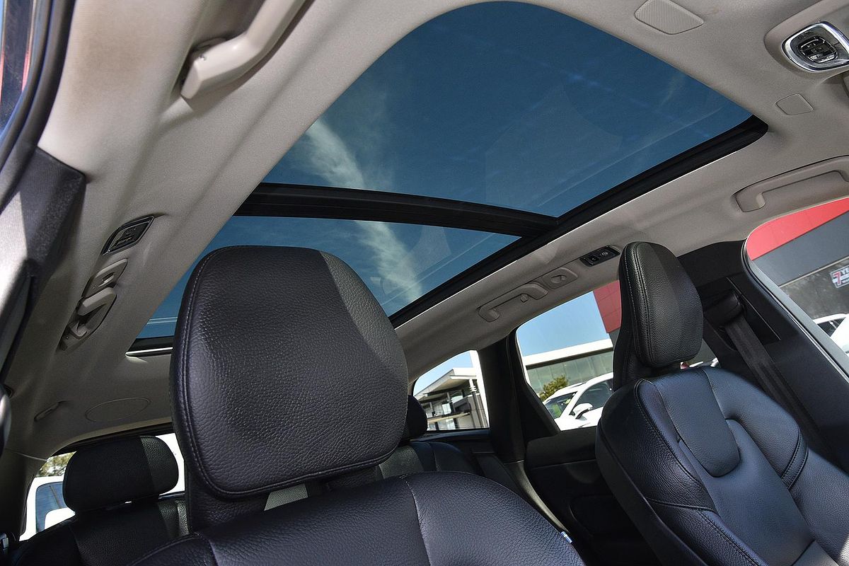 2021 Volvo XC60 D4 Inscription