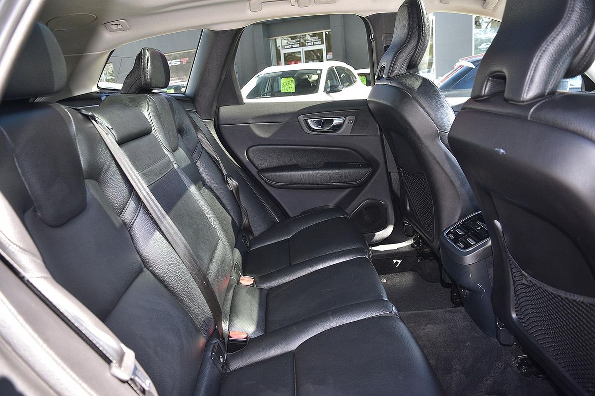 2021 Volvo XC60 D4 Inscription