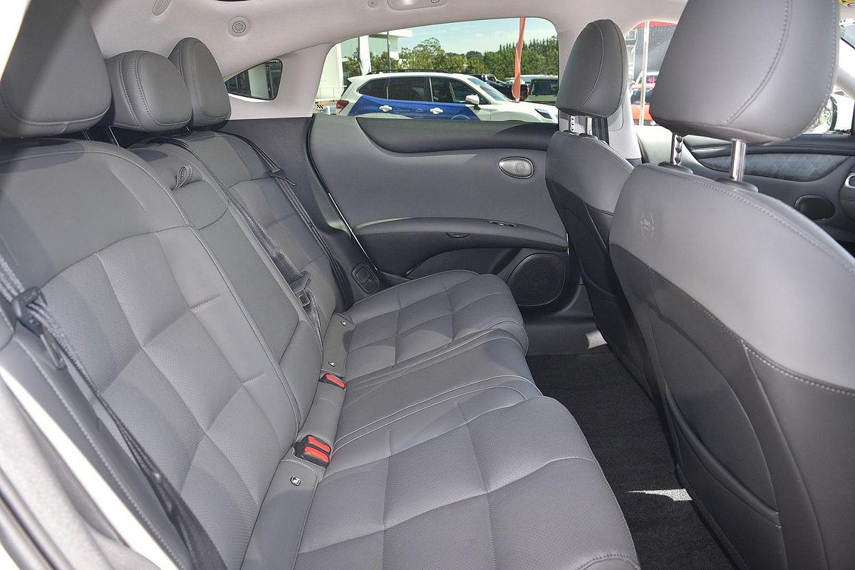 2025 MG IM5 Performance P12L