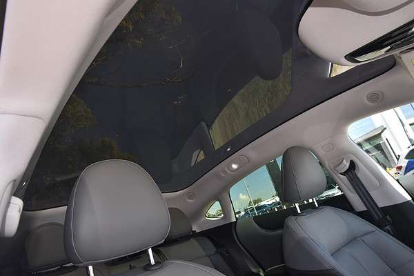 2025 MG IM5 Performance P12L