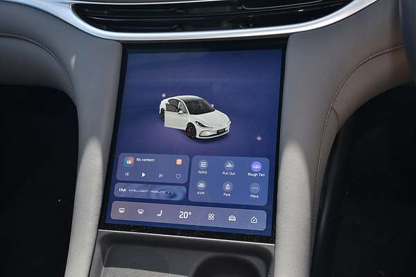 2025 MG IM5 Performance P12L