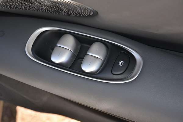 2025 MG IM5 Performance P12L