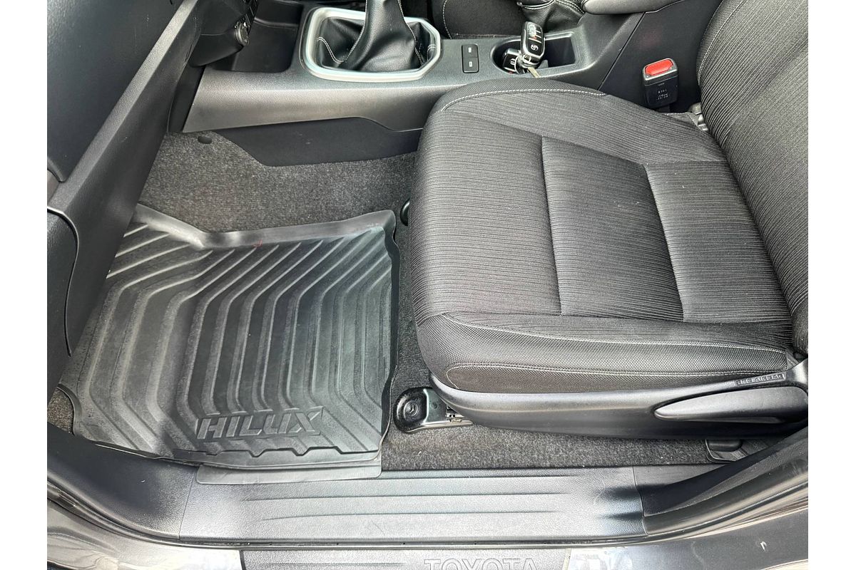 2022 Toyota Hilux SR5 GUN126R