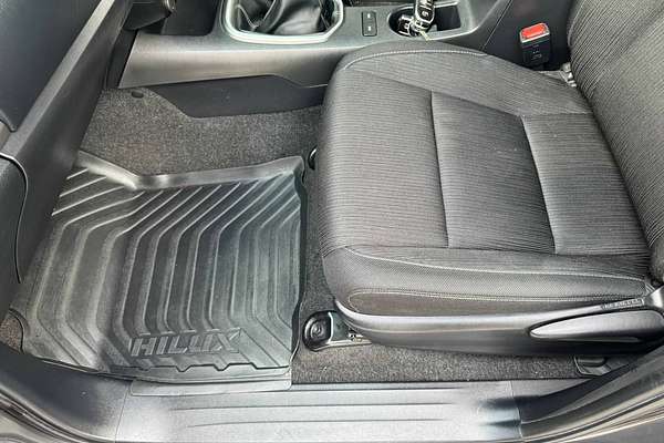2022 Toyota Hilux SR5 GUN126R
