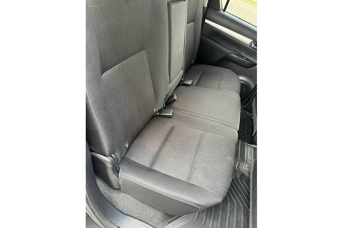 2022 Toyota Hilux SR5 GUN126R