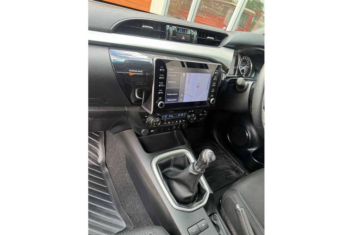 2022 Toyota Hilux SR5 GUN126R