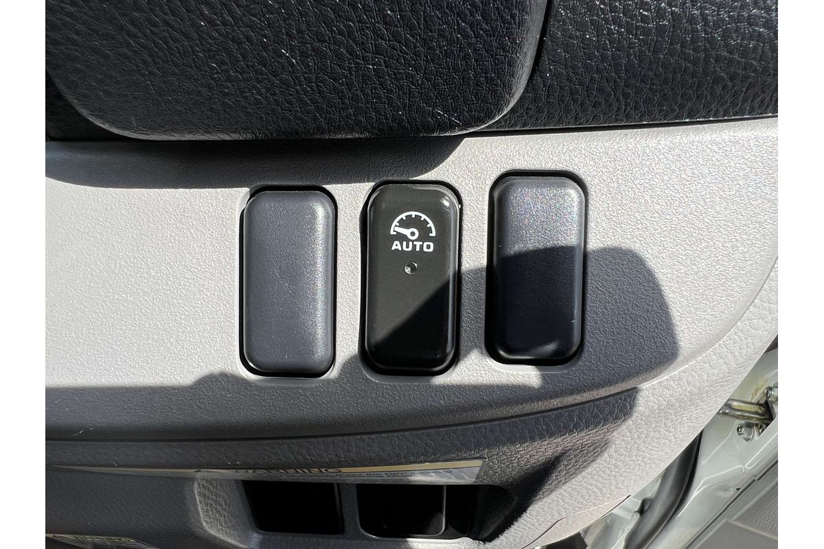 2021 Fuso Canter 615 4x2 LWB