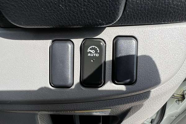 2021 Fuso Canter 615 4x2 LWB