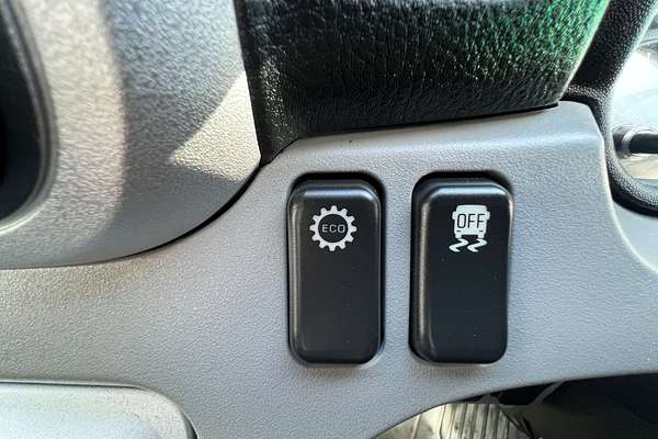 2021 Fuso Canter 615 4x2 LWB