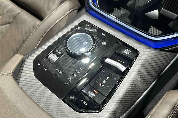 2025 BMW X3 30e xDrive G45