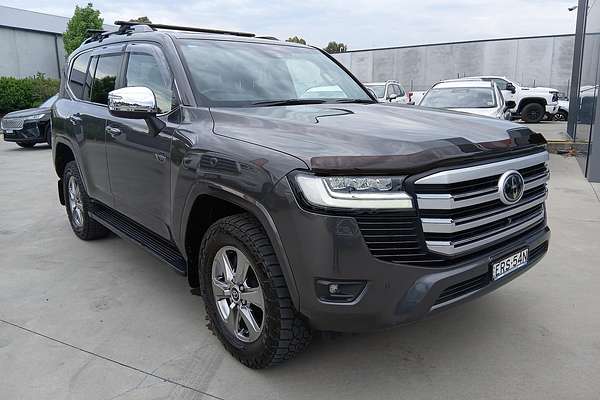 2021 Toyota Landcruiser Sahara FJA300R