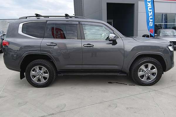 2021 Toyota Landcruiser Sahara FJA300R