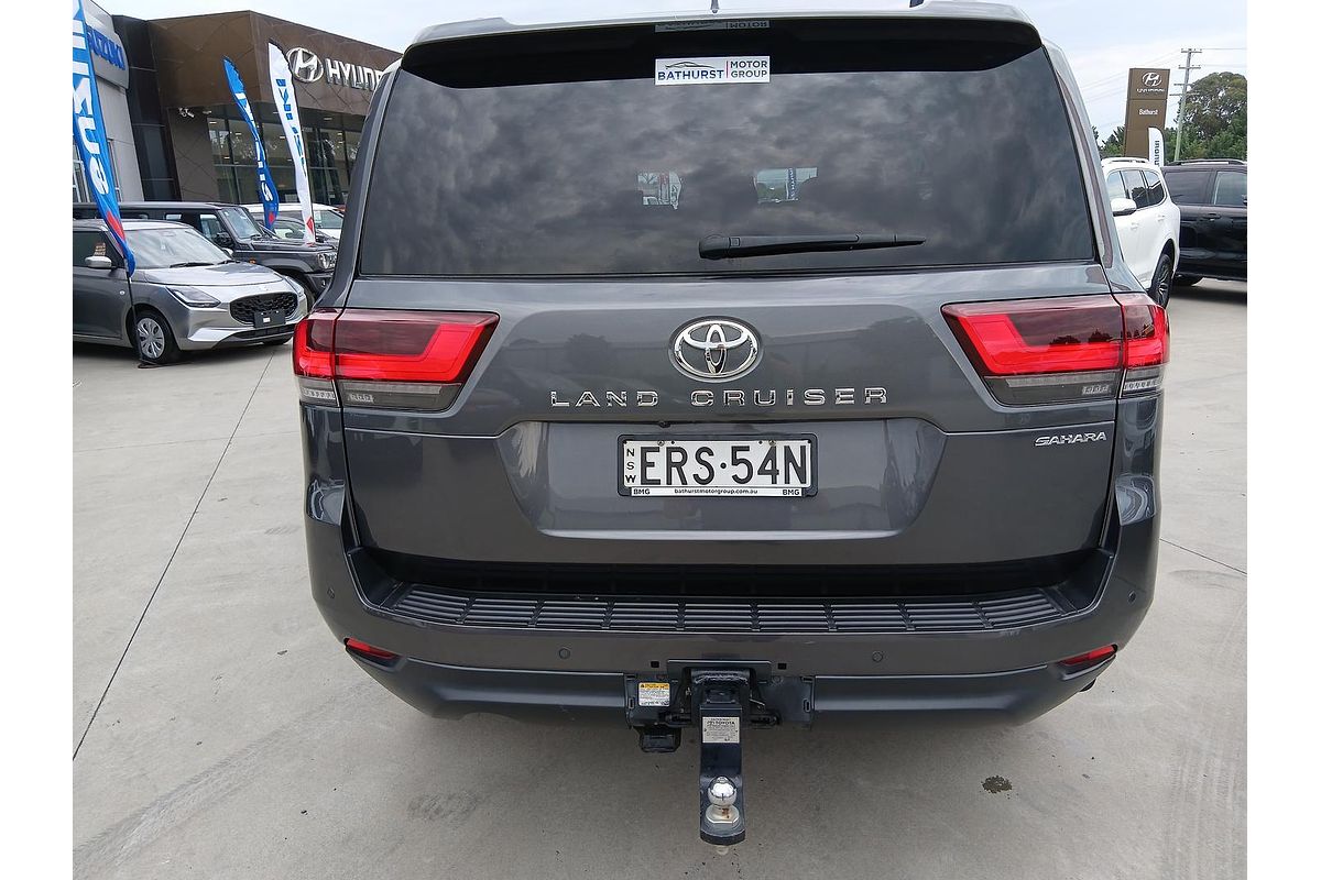 2021 Toyota Landcruiser Sahara FJA300R