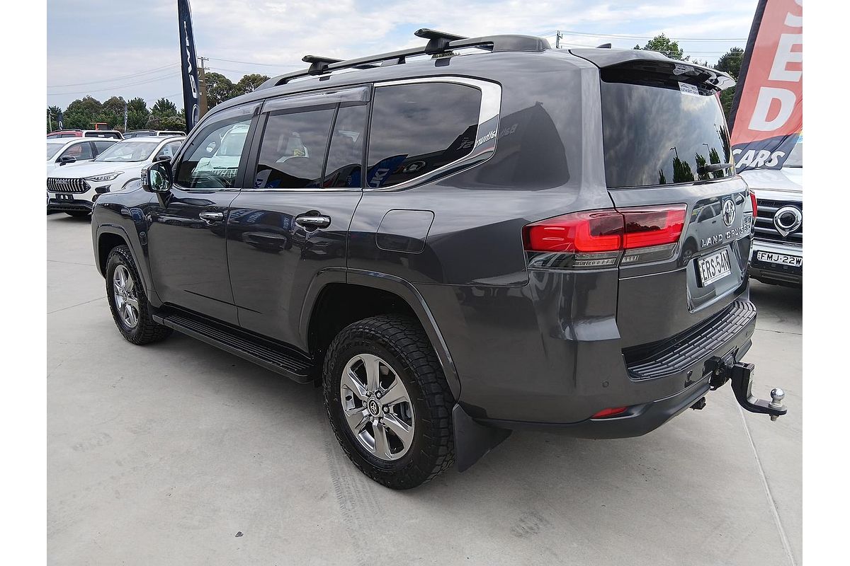 2021 Toyota Landcruiser Sahara FJA300R