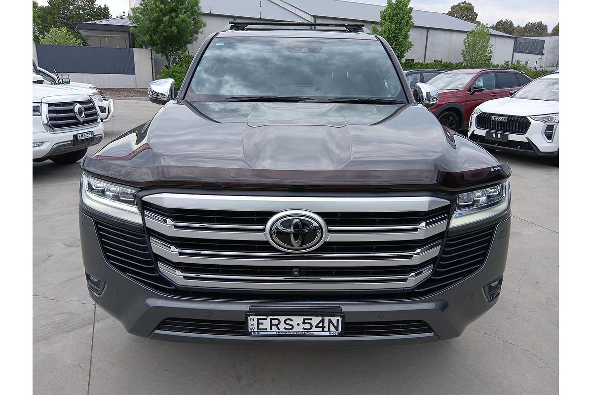 2021 Toyota Landcruiser Sahara FJA300R