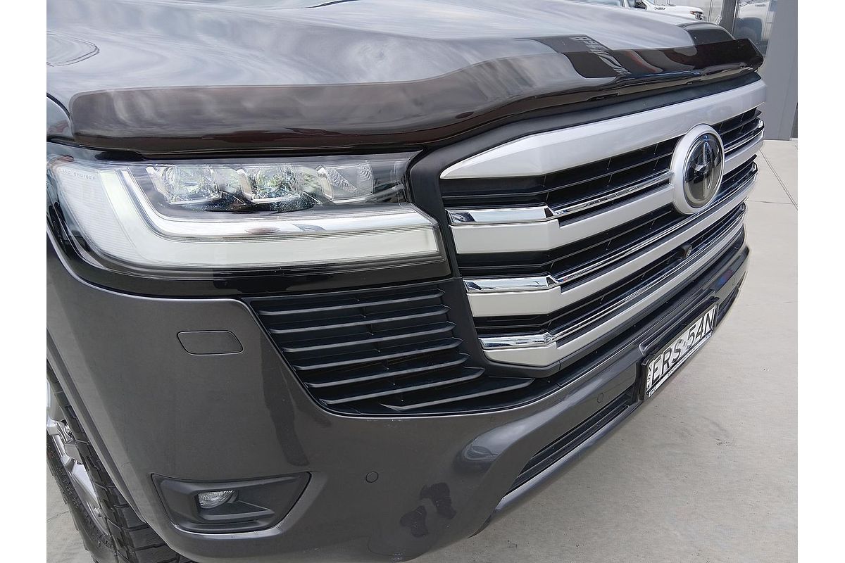 2021 Toyota Landcruiser Sahara FJA300R