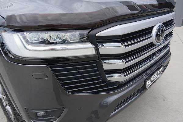 2021 Toyota Landcruiser Sahara FJA300R