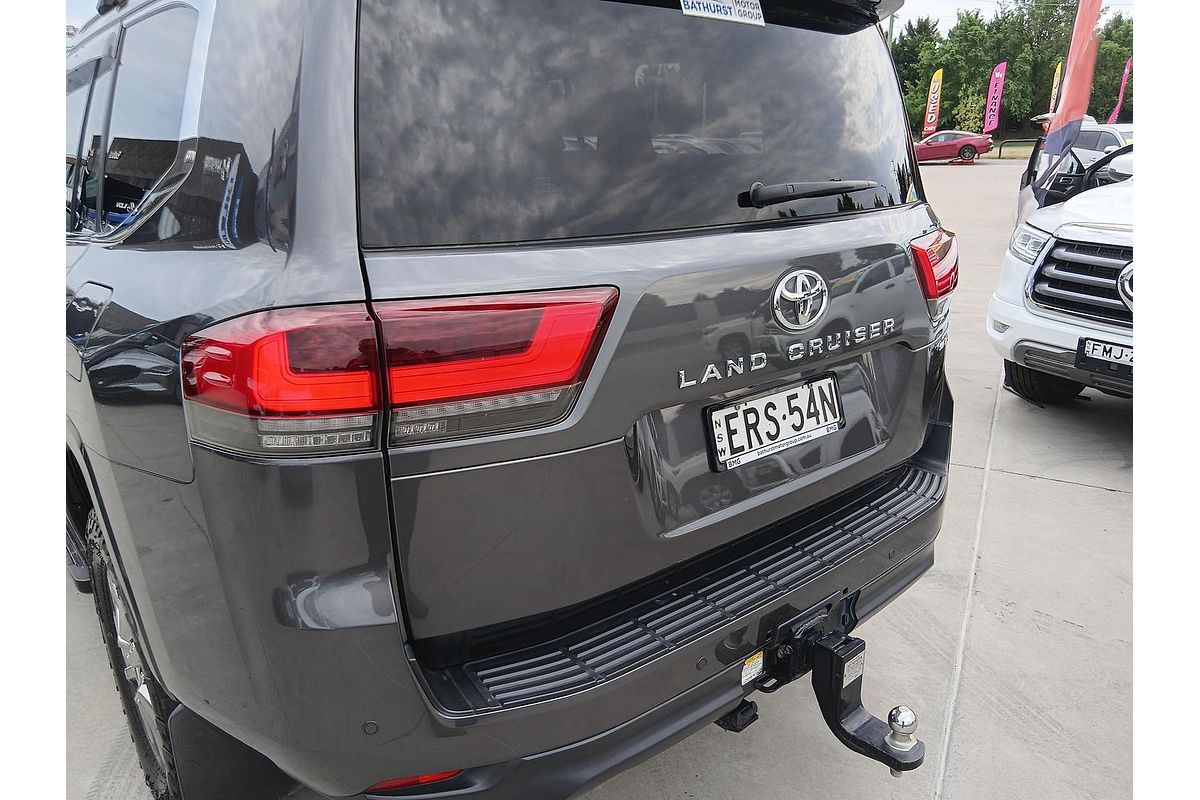 2021 Toyota Landcruiser Sahara FJA300R