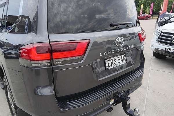 2021 Toyota Landcruiser Sahara FJA300R