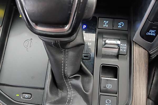 2021 Toyota Landcruiser Sahara FJA300R