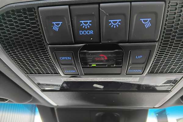 2021 Toyota Landcruiser Sahara FJA300R