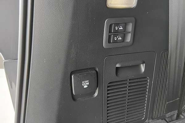 2021 Toyota Landcruiser Sahara FJA300R