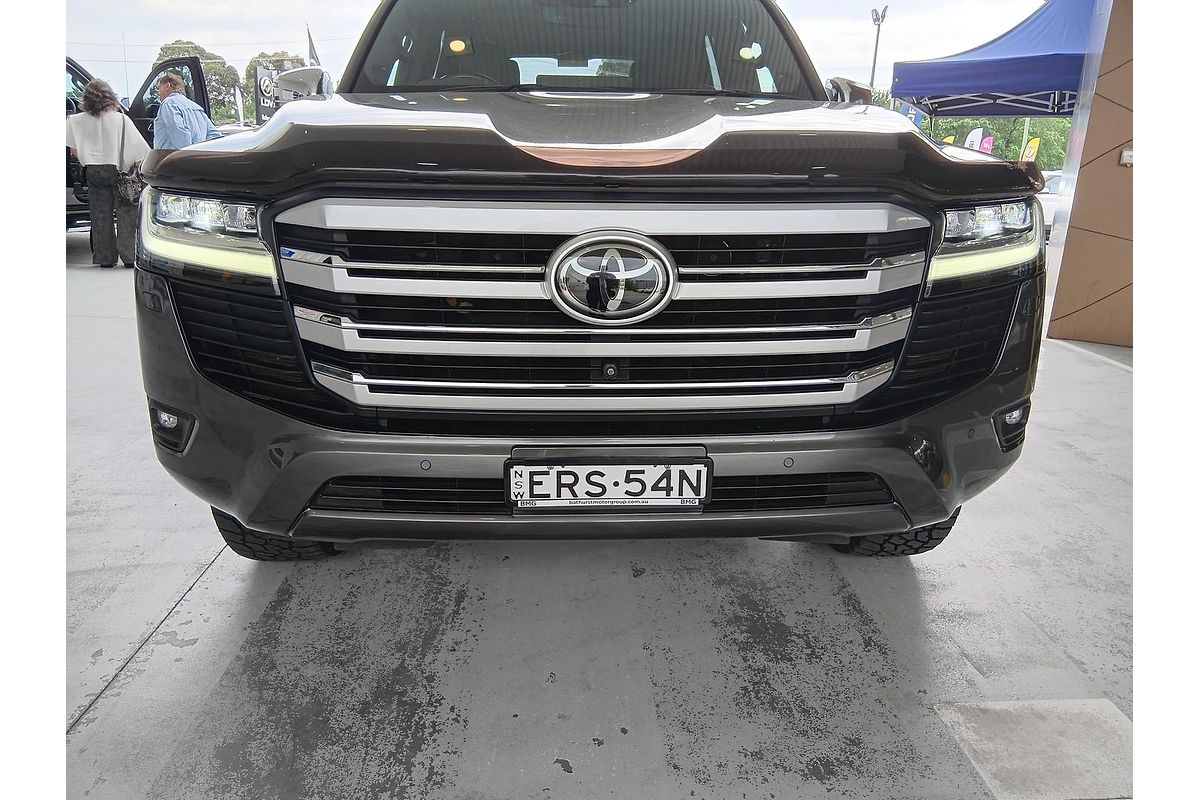 2021 Toyota Landcruiser Sahara FJA300R
