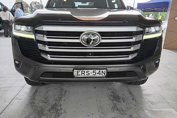 2021 Toyota Landcruiser Sahara FJA300R