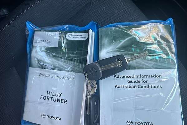 2023 Toyota Hilux SR GUN126R 4X4