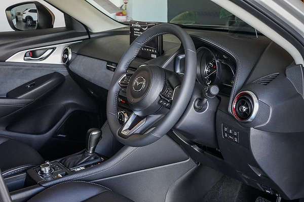 2025 Mazda CX-3 G20 Akari DK