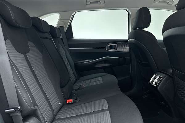 2023 Kia Sorento S MQ4