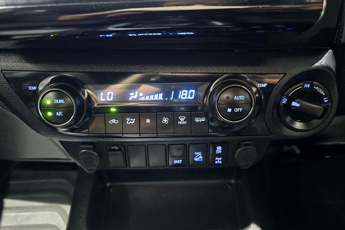 2022 Toyota Hilux SR5 GUN126R 4X4