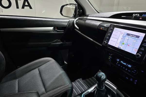 2022 Toyota Hilux SR5 GUN126R 4X4