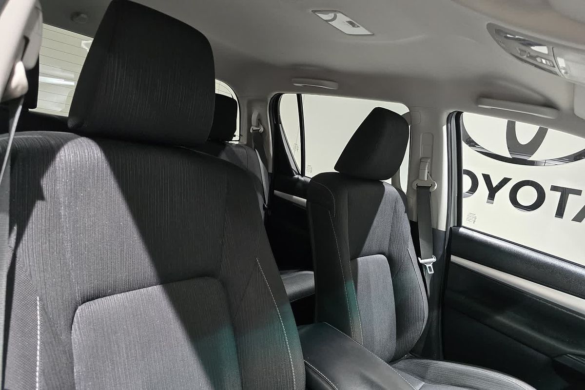 2022 Toyota Hilux SR5 GUN126R 4X4