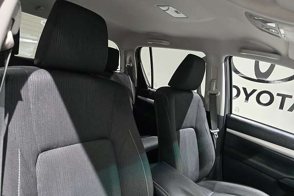 2022 Toyota Hilux SR5 GUN126R 4X4