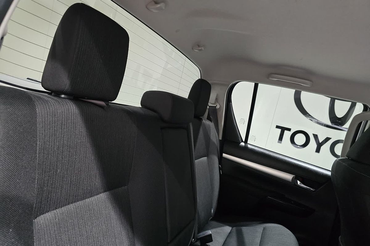 2022 Toyota Hilux SR5 GUN126R 4X4