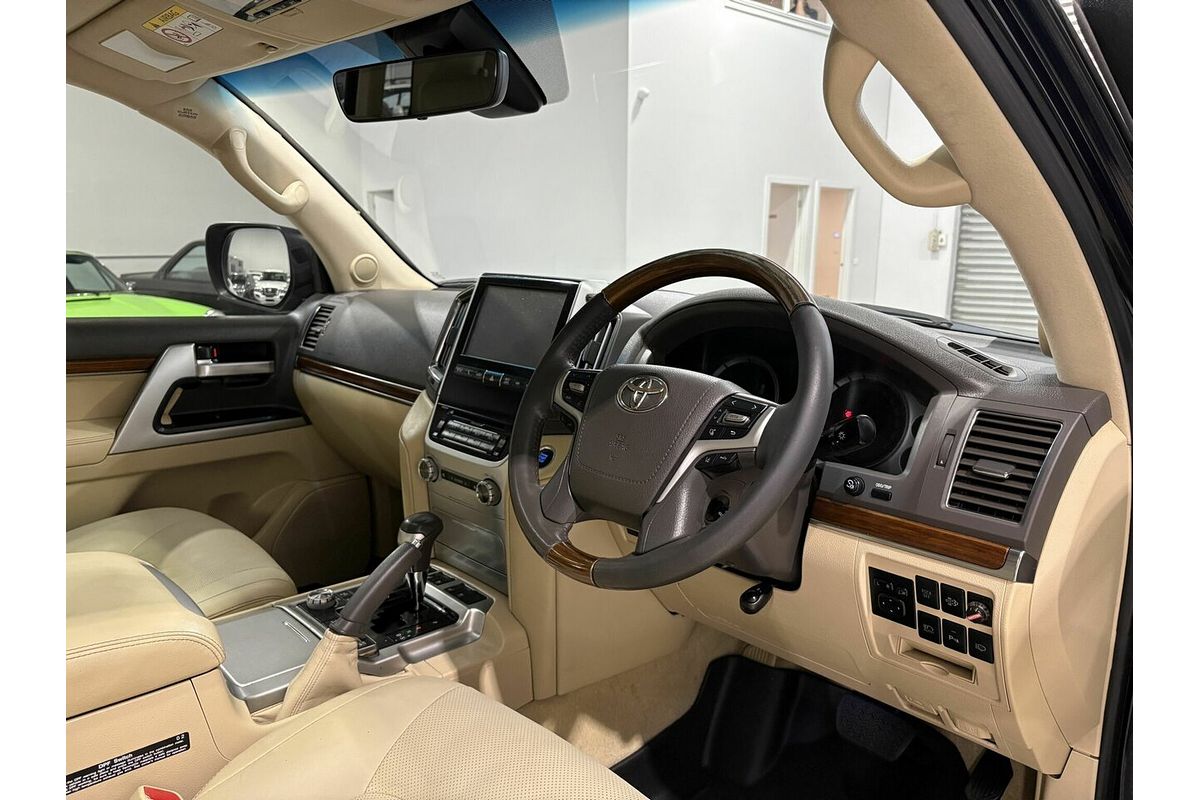 2017 Toyota Landcruiser Sahara VDJ200R