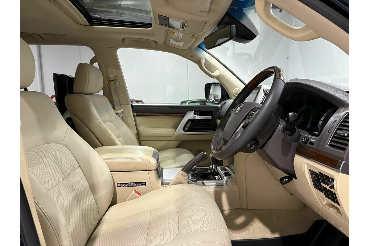 2017 Toyota Landcruiser Sahara VDJ200R