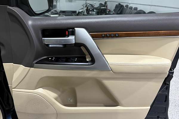 2017 Toyota Landcruiser Sahara VDJ200R