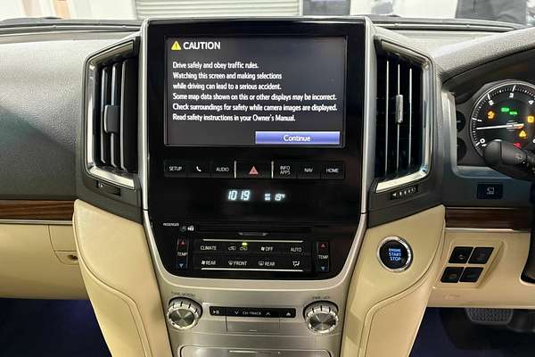 2017 Toyota Landcruiser Sahara VDJ200R